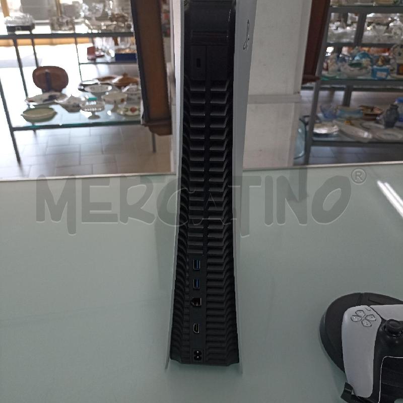 PLAY STATION 5 COMPLETO DI JOYSTICK | Mercatino dell'Usato Lamezia terme 3