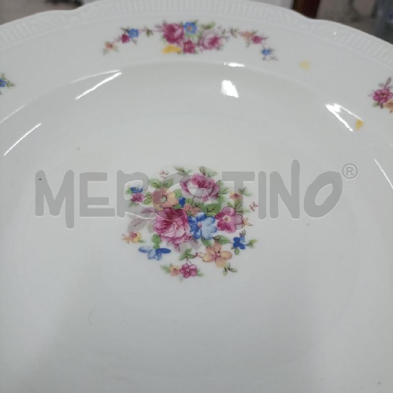 SERVIZIO PIATTI PZ.29 PORCELLANA DECORO FLOREALE BORDO DORATO | Mercatino dell'Usato Lamezia terme 4