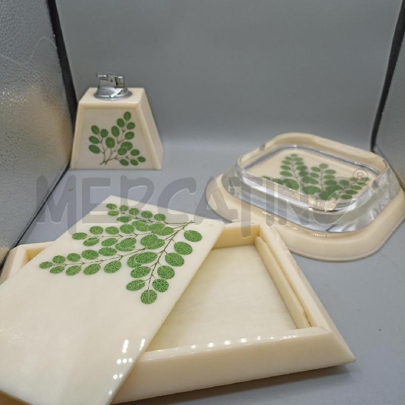 SET TAVOLO OPALINA MODERNARIATO RAFFIGURANTE FOGLIOLINE | Mercatino dell'Usato Lamezia terme 1