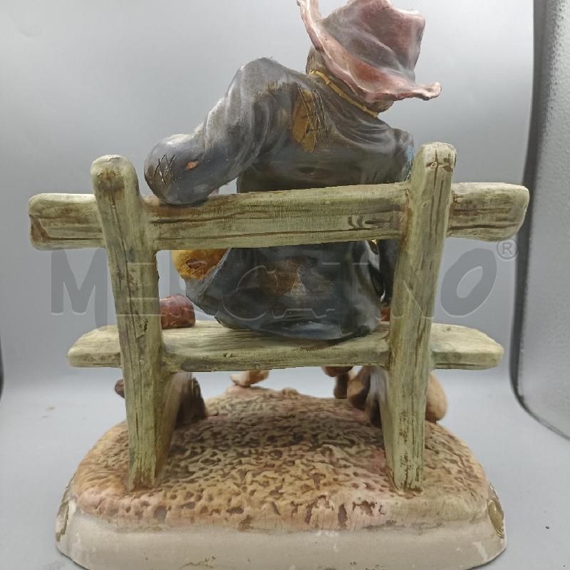 STATUINA PORCELLANA CAPODIMONTE RAFFIGURANTE UOMO SU PANCHINA | Mercatino dell'Usato Lamezia terme 4