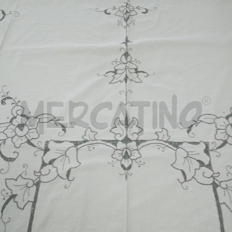 TOVAGLIA GIALLA RICAMO A MANO GRIGIO FIORI +12 TOVAGLIOLI | Mercatino dell'Usato Lamezia terme 2