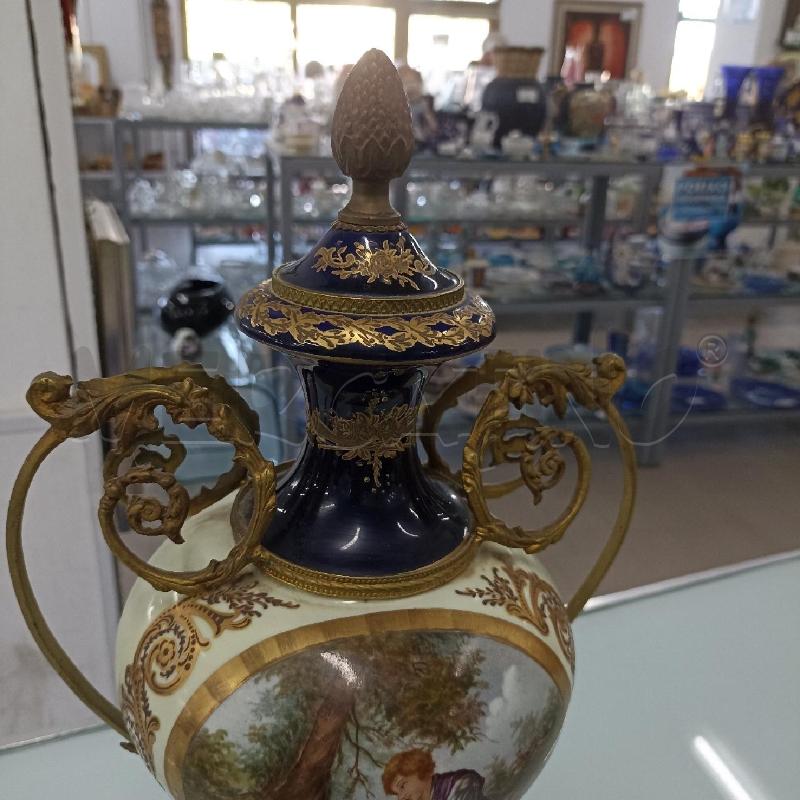 VASO POTISH IN PORCELLANA LIMOGES OTTONE BLU COBALTO DISEGNO ORO ZECCHINO COPPIA IN NATURA | Mercatino dell'Usato Lamezia terme 2