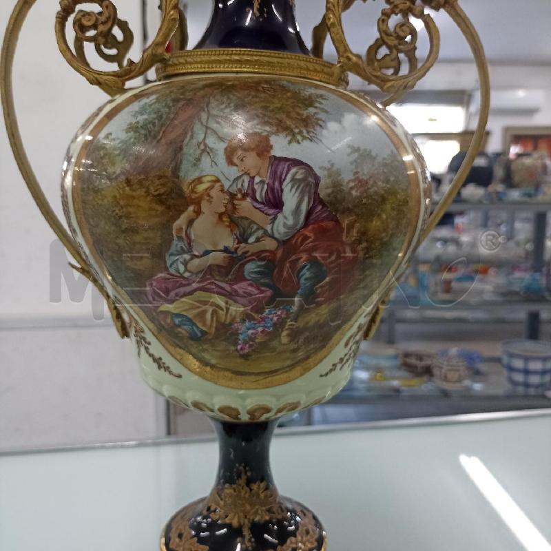 VASO POTISH IN PORCELLANA LIMOGES OTTONE BLU COBALTO DISEGNO ORO ZECCHINO COPPIA IN NATURA | Mercatino dell'Usato Lamezia terme 3