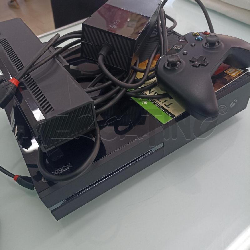 XBOX ONE 500 GB COMPLETO DI JOYSTICK E KINECT | Mercatino dell'Usato Lamezia terme 2