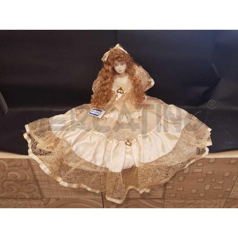 BAMBOLA COLLEZIONE L'INFINITO CERAMICA CAPODIMONTE  | Mercatino dell'Usato Cesena 2