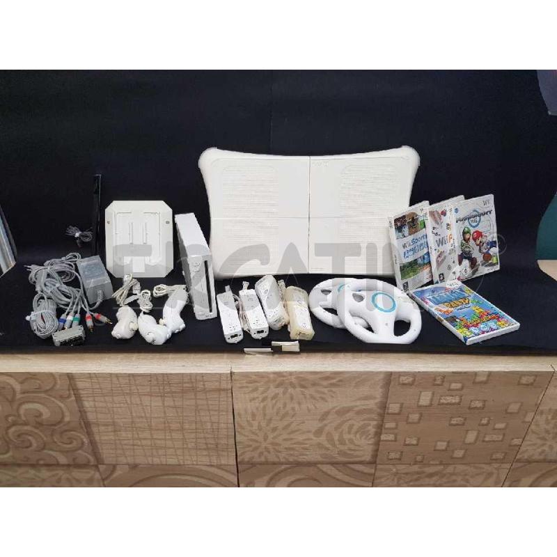 CONSOLLE NINTENDO +4CONTR+2NUN+4GIOCHI+PEDANA+VOLANTE  | Mercatino dell'Usato Cesena 2