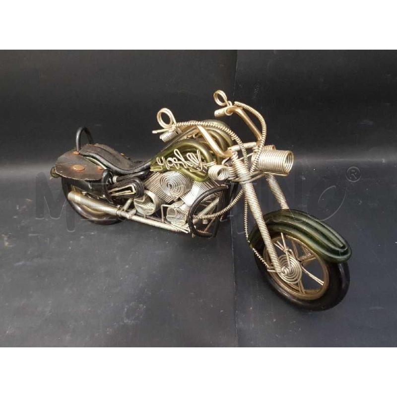 SCULTURA MOTO METALLI DI RECUPERO E GOMMA | Mercatino dell'Usato Cesena 2