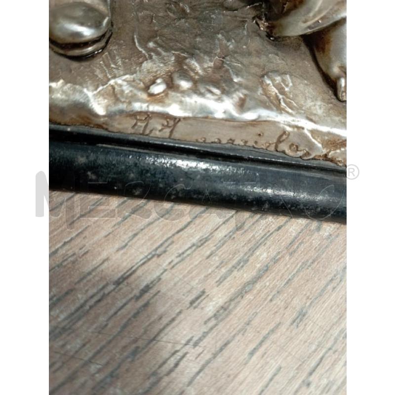 SCULTURA SILVER FIRMATA  UOMO SU PANCHINA | Mercatino dell'Usato Cesena 2