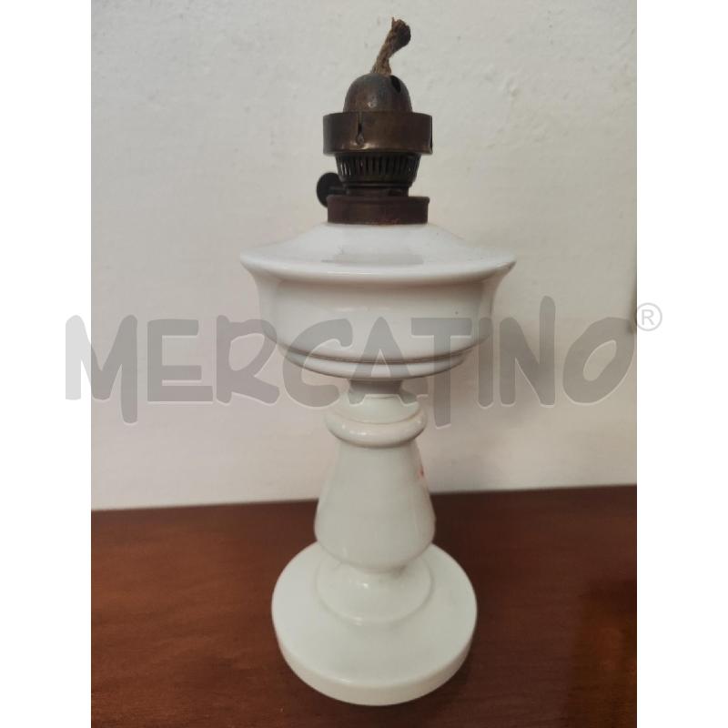 BASE LAMPADA A PETROLIO OPALINA BIANCA  | Mercatino dell'Usato Vinci - fraz. sovigliana 1