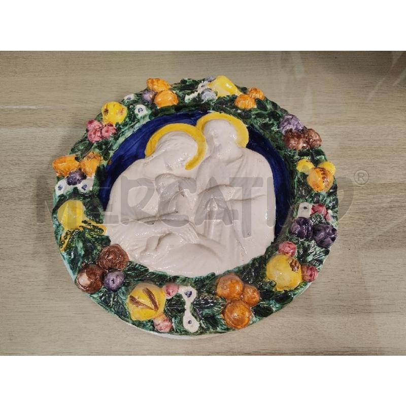 BASSORILIEVO TONDO CERAMICA SACRA FAMIGLIA DECORATO | Mercatino dell'Usato Vinci - fraz. sovigliana 1
