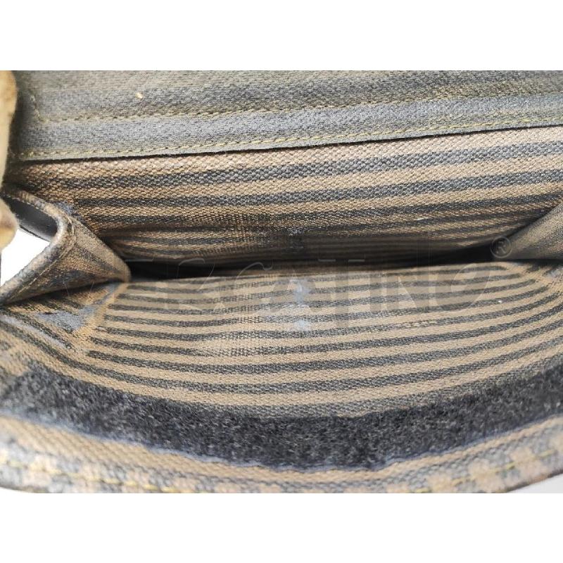 BEAUTY CASE FENDI NERO RIGATO UN PO' VISSUTO | Mercatino dell'Usato Vinci - fraz. sovigliana 2