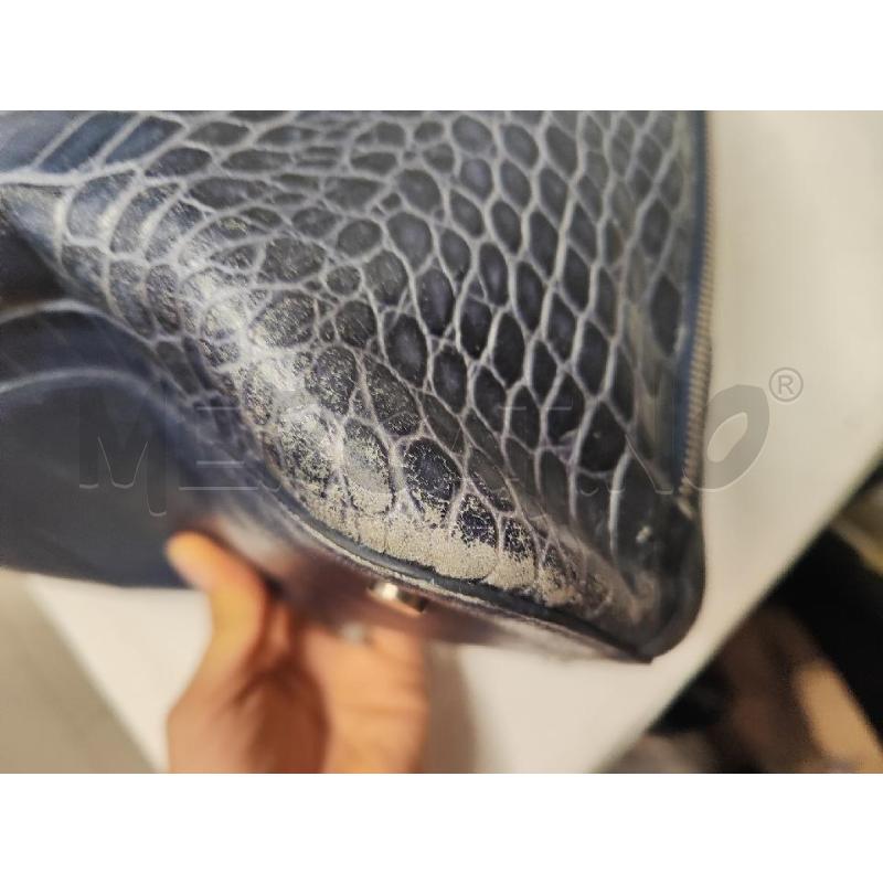 BORSA DONNA PIQUADRO PELLE BLU  | Mercatino dell'Usato Vinci - fraz. sovigliana 3