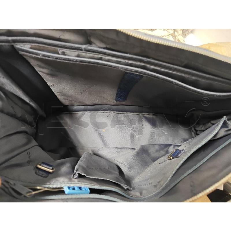 BORSA DONNA PIQUADRO PELLE BLU  | Mercatino dell'Usato Vinci - fraz. sovigliana 5