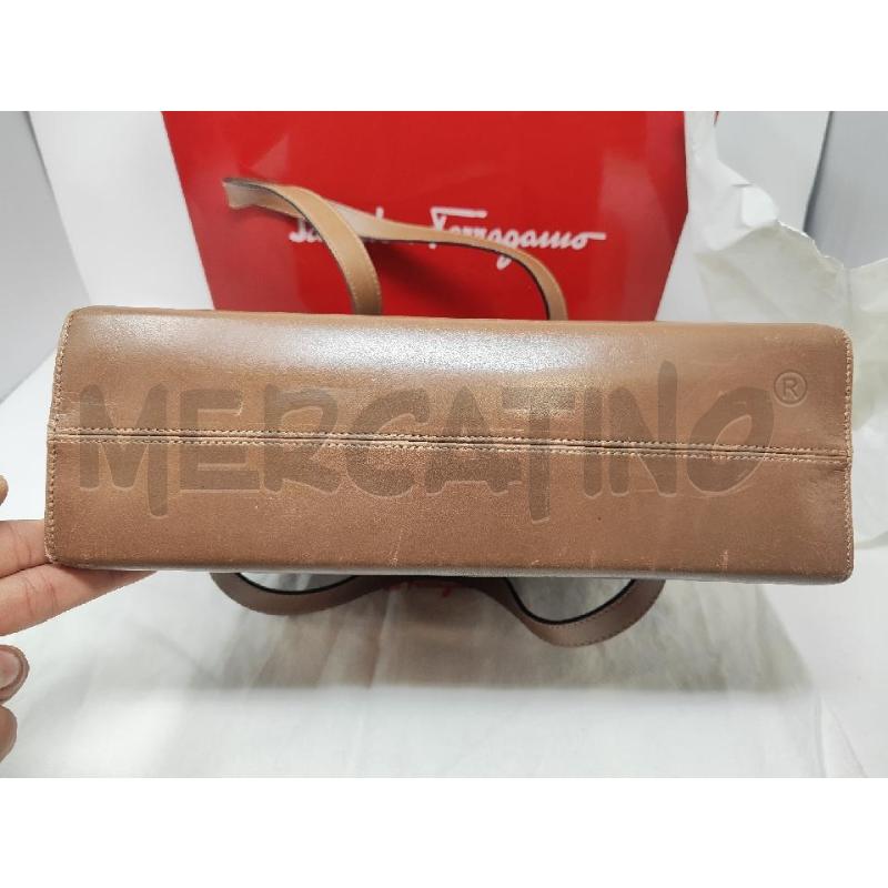 BORSA DONNA SALVATORE FERRAGAMO PELLE BEIGE  | Mercatino dell'Usato Vinci - fraz. sovigliana 5
