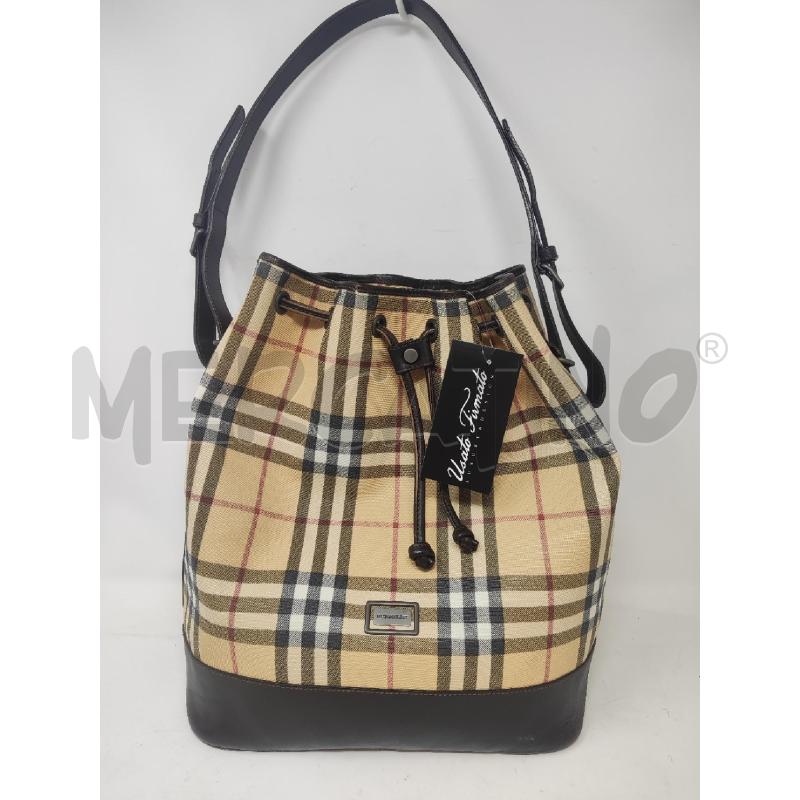 BORSA DONNA SECCHIELLO BURBERRY LACCINO CON PICCOLO STRAPPO | Mercatino dell'Usato Vinci - fraz. sovigliana 1