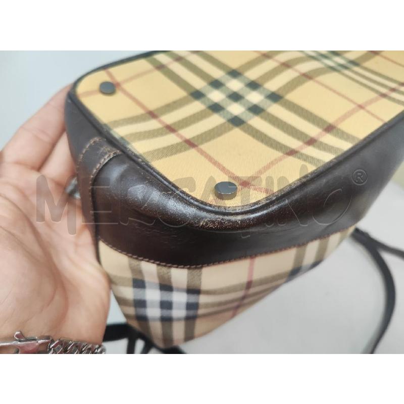 BORSA DONNA SECCHIELLO BURBERRY LACCINO CON PICCOLO STRAPPO | Mercatino dell'Usato Vinci - fraz. sovigliana 5