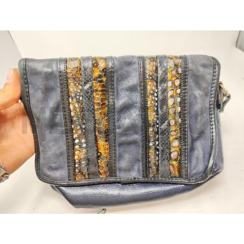 BORSA DONNA # PELLE BLU PATTA PLACCA METALLO CON PIETRINE  | Mercatino dell'Usato Vinci - fraz. sovigliana 4