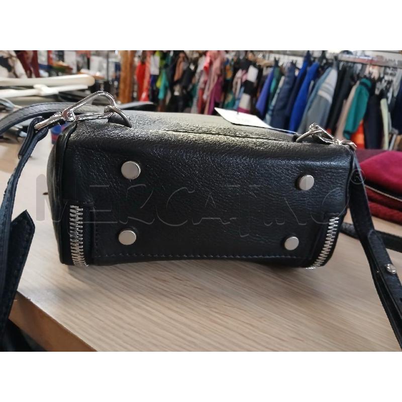 BORSETTA DONNA # NERA PATTA TRIANGOLARE 2 ZIP LATI NUOVA | Mercatino dell'Usato Vinci - fraz. sovigliana 3