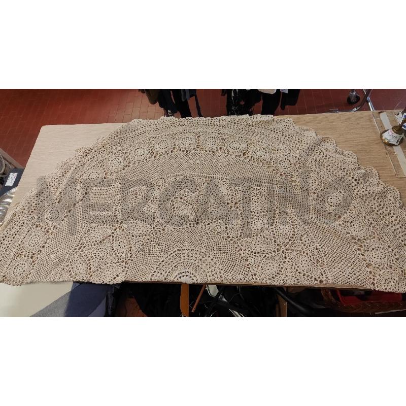 CENTRO TONDO UNCINETTO 85CM BEIGE FATTO A MANO | Mercatino dell'Usato Vinci - fraz. sovigliana 1