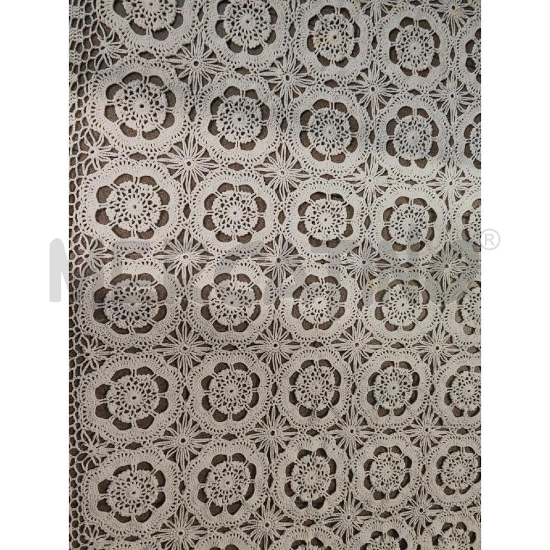 CENTRO UNCINETTO 180X150 BIANCO FATTO A MANO | Mercatino dell'Usato Vinci - fraz. sovigliana 3