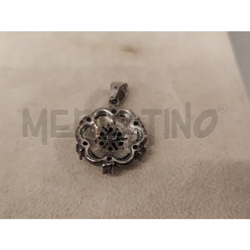 CIONDOLO ARGENTATO PIETRINE VIOLA FORMA FIORE  | Mercatino dell'Usato Vinci - fraz. sovigliana 2