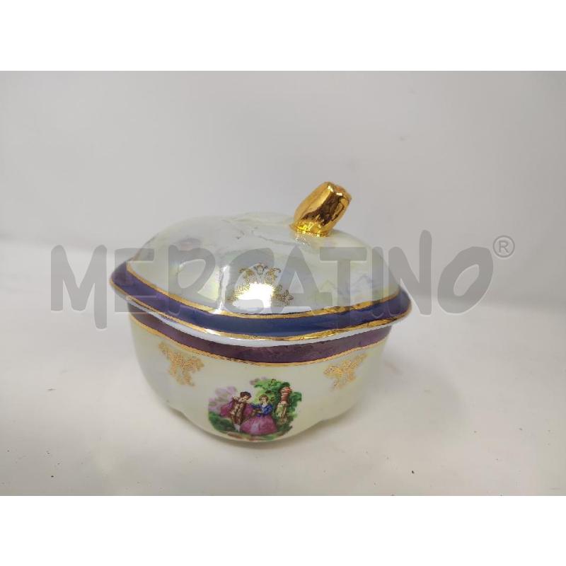 COFANETTO OVALE LIMOGES CON DAMINI FIORE DORATO | Mercatino dell'Usato Vinci - fraz. sovigliana 1