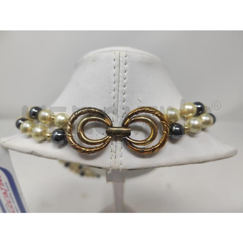 COLLANA 2 FILI PERLE BIANCHE E GRIGIE CHIUSURA CERCHI | Mercatino dell'Usato Vinci - fraz. sovigliana 2