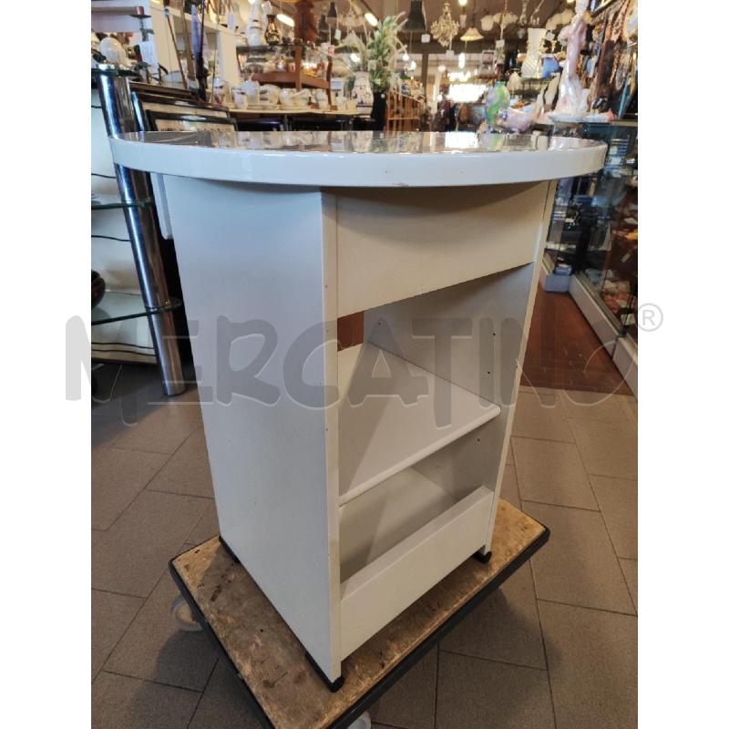 COMODINO BIANCO LACCATO PIANO STONDATO | Mercatino dell'Usato Vinci - fraz. sovigliana 3