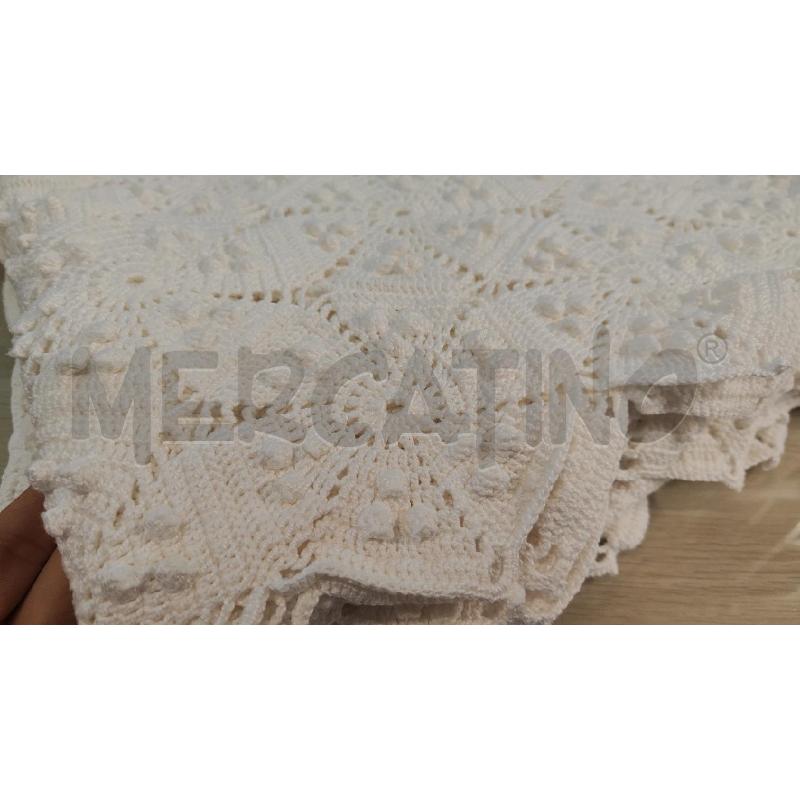 COPERTA 1 E 1/2 UNCINETTO BIANCA FATTA A MANO PALLINI  | Mercatino dell'Usato Vinci - fraz. sovigliana 3