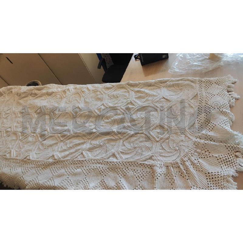 COPERTA MATRIMONIALE UNCINETTO BIANCA FIORI VORTICE  | Mercatino dell'Usato Vinci - fraz. sovigliana 1