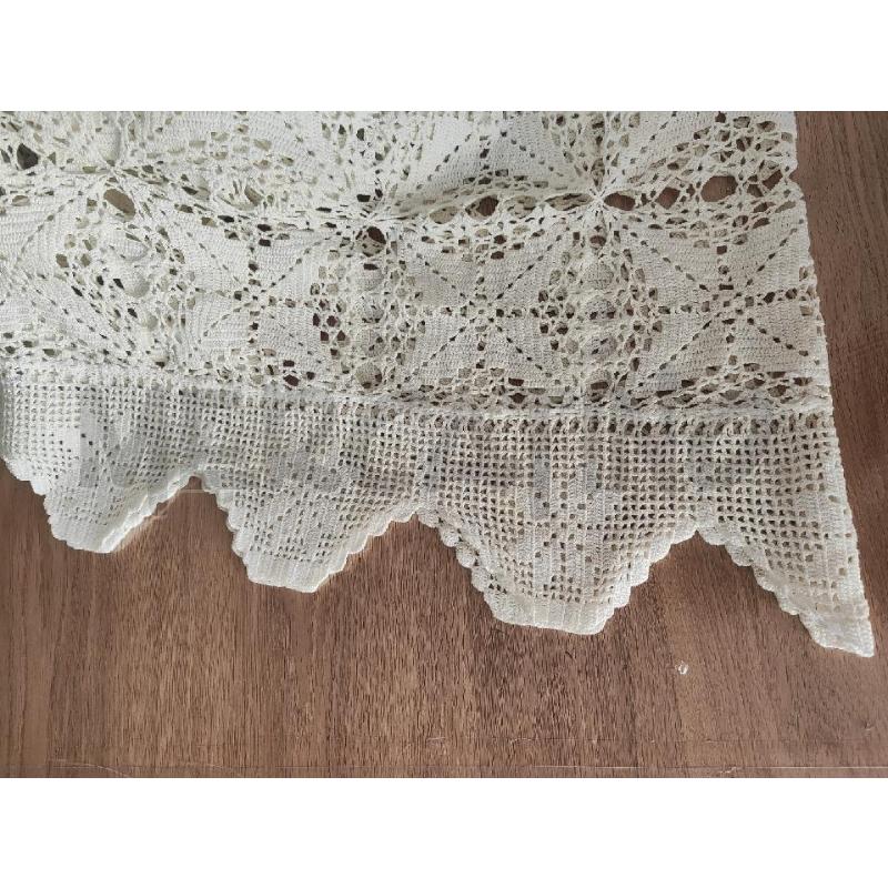 COPERTA MATRIMONIALE UNCINETTO QUADRATI BIANCA FATTA A MANO | Mercatino dell'Usato Vinci - fraz. sovigliana 2