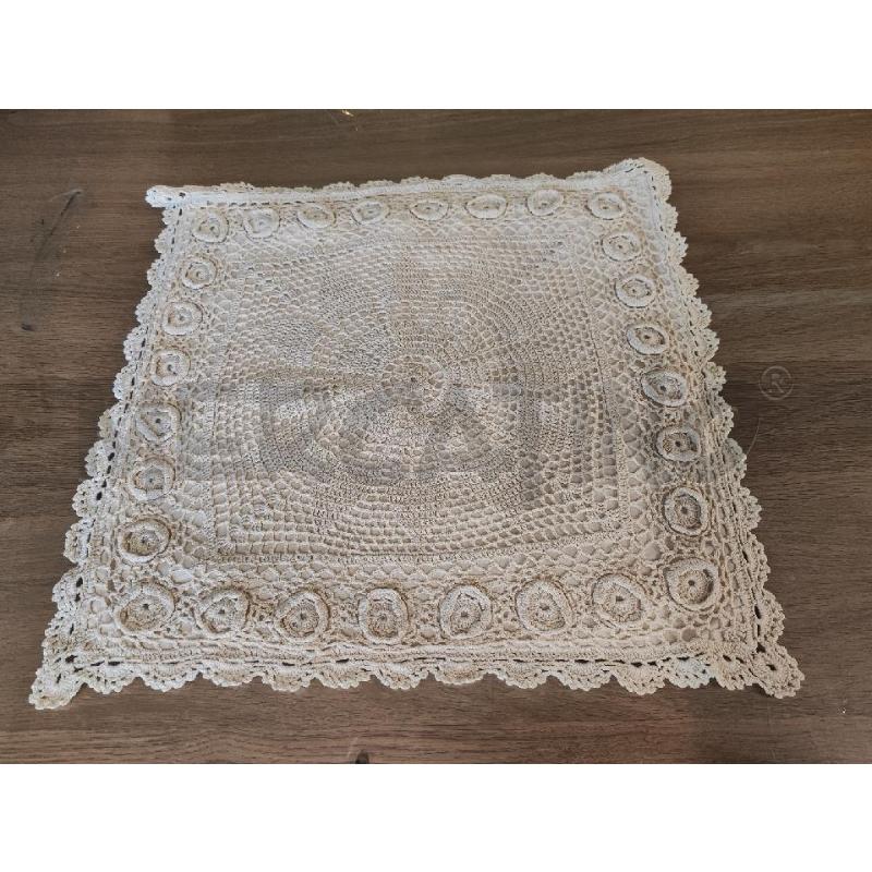 COPRI CUSCINO UNCINETTO BEIGE FATTO A MANO  | Mercatino dell'Usato Vinci - fraz. sovigliana 1