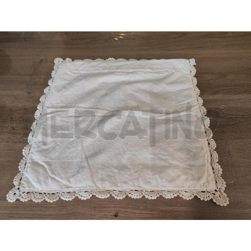 COPRI CUSCINO UNCINETTO BEIGE FATTO A MANO  | Mercatino dell'Usato Vinci - fraz. sovigliana 2