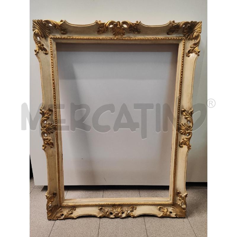 CORNICE 83X63 SBIANCATA ORO RICCIOLI | Mercatino dell'Usato Vinci - fraz. sovigliana 1