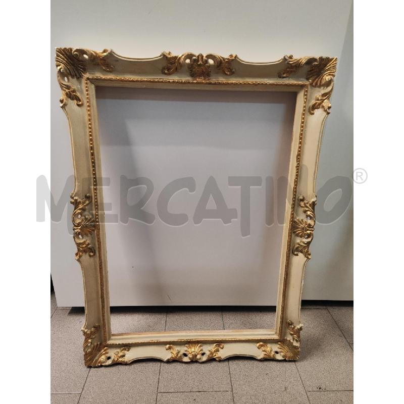 CORNICE 83X63 SBIANCATA ORO RICCIOLI | Mercatino dell'Usato Vinci - fraz. sovigliana 1