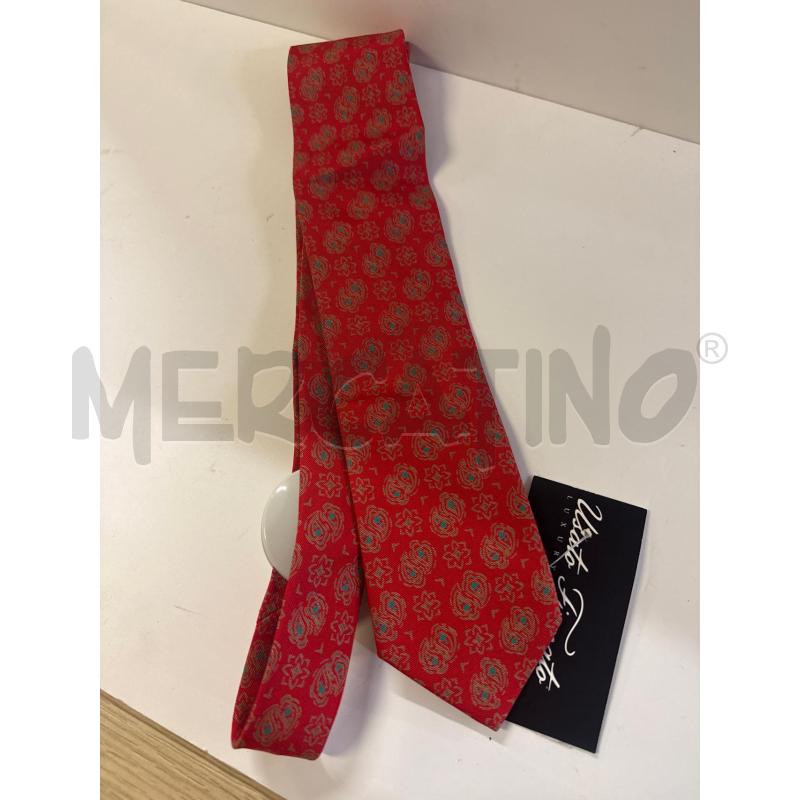 CRAVATTA GIANFRANCO FERRE ROSSA PUNTINI AZZURRI 42% SETA  | Mercatino dell'Usato Vinci - fraz. sovigliana 1
