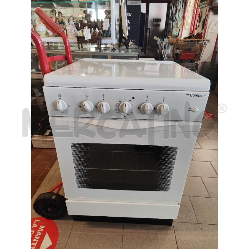 CUCINA BOMPANI 4 F METANO SMALTATA BIANCA | Mercatino dell'Usato Vinci - fraz. sovigliana 1