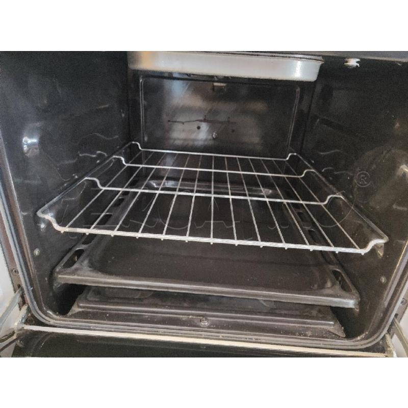 CUCINA BOMPANI 4 F METANO SMALTATA BIANCA | Mercatino dell'Usato Vinci - fraz. sovigliana 3