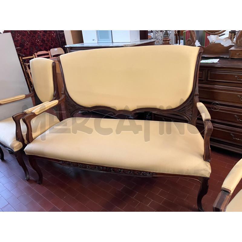 DIVANO LEGNO PRIMI 900 STOFFA GIALLA L. 150 | Mercatino dell'Usato Vinci - fraz. sovigliana 1