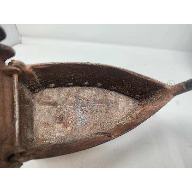 FERRO G  DA STIRO VECCHIO IN FERRO APRIBILE | Mercatino dell'Usato Vinci - fraz. sovigliana 3