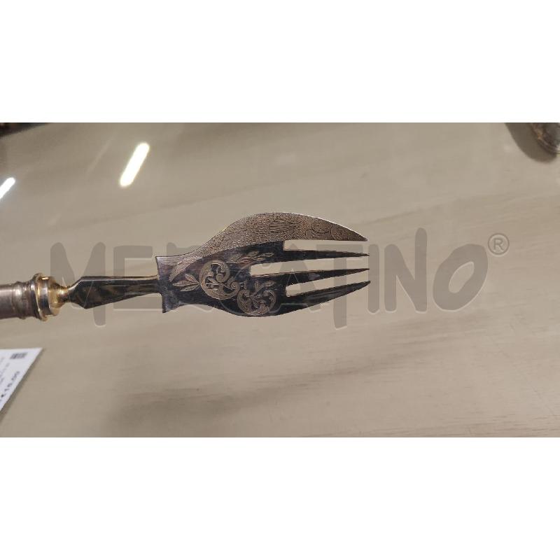 FORCHETTONE DORATO INCISO MANICO ARGENTATO  | Mercatino dell'Usato Vinci - fraz. sovigliana 2
