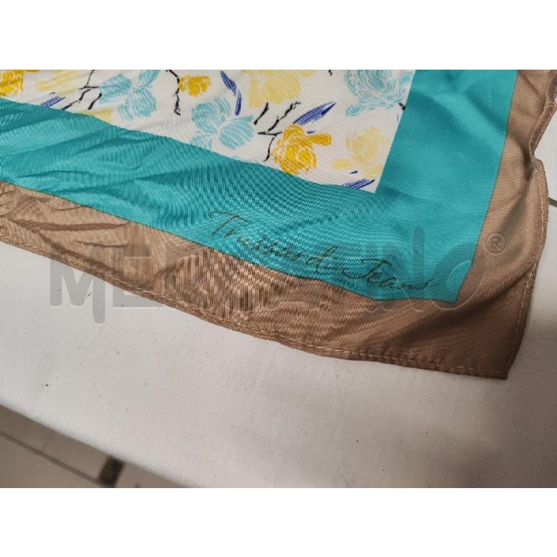 FOULARD FAZZOLETTO 42X42 TRUSSARDI JEANS PANNA FIORI GIALLI AZZURRI BORDO BEIGE | Mercatino dell'Usato Vinci - fraz. sovigliana 2