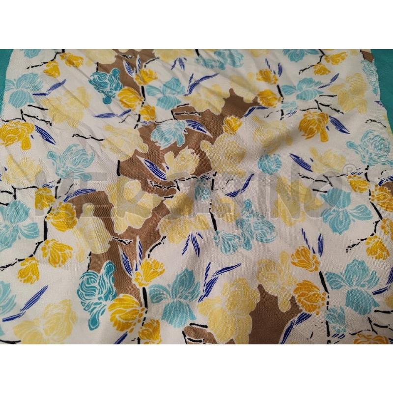 FOULARD FAZZOLETTO 42X42 TRUSSARDI JEANS PANNA FIORI GIALLI AZZURRI BORDO BEIGE | Mercatino dell'Usato Vinci - fraz. sovigliana 4
