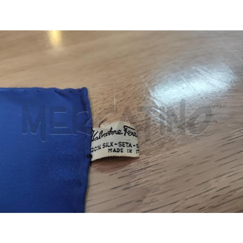 FOULARD FERRAGAMO 86X88 AZZURRO BORDO BLU SCACCHI | Mercatino dell'Usato Vinci - fraz. sovigliana 3