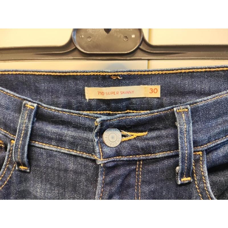 JEANS DONNA LEVIS 710 TG.30 | Mercatino dell'Usato Vinci - fraz. sovigliana 2