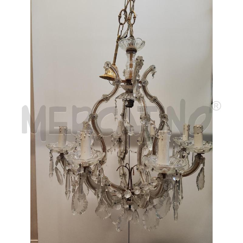 LAMPADARIO 8 LUCI CON GOCCIE VETRO NE MANCANO DIVERSI  | Mercatino dell'Usato Vinci - fraz. sovigliana 1