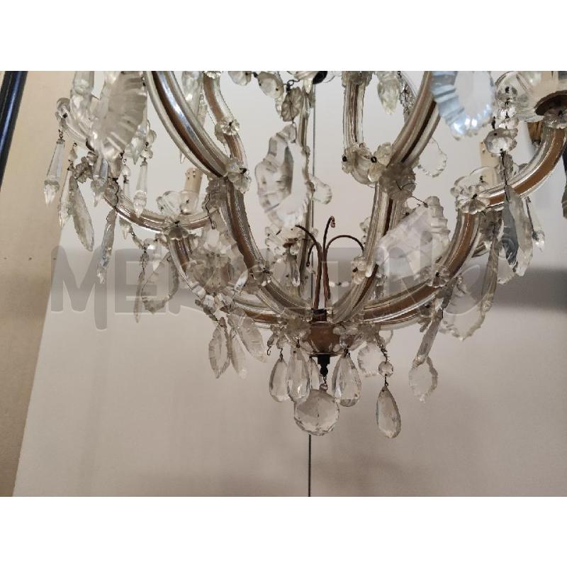 LAMPADARIO 8 LUCI CON GOCCIE VETRO NE MANCANO DIVERSI  | Mercatino dell'Usato Vinci - fraz. sovigliana 2