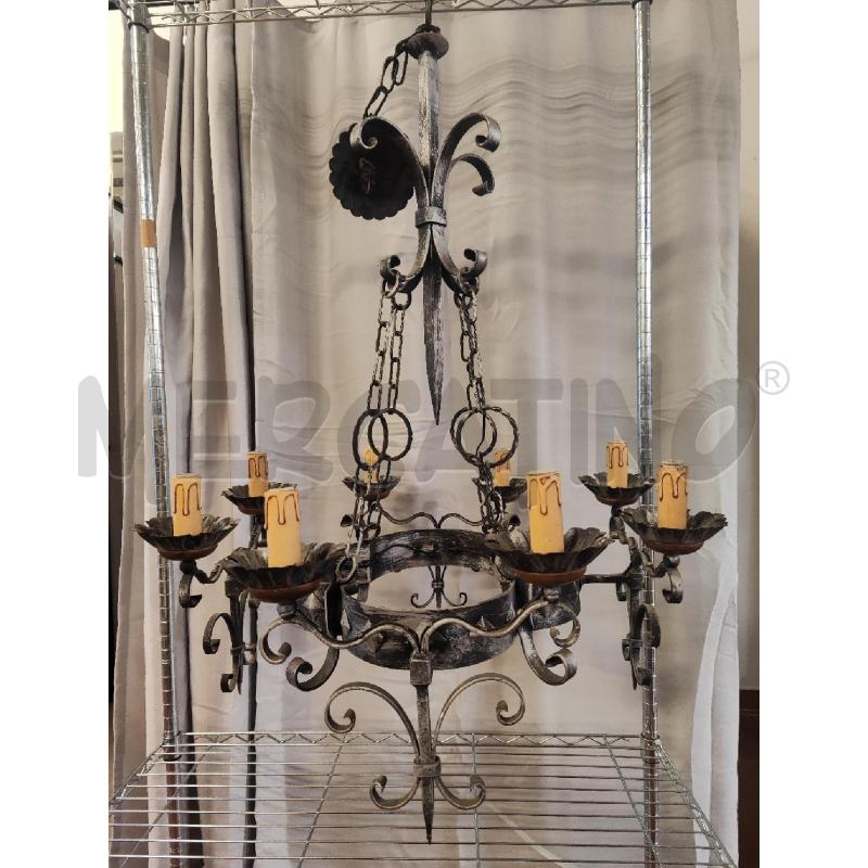 LAMPADARIO FERRO BATTUTO 8 LUCI  | Mercatino dell'Usato Vinci - fraz. sovigliana 1