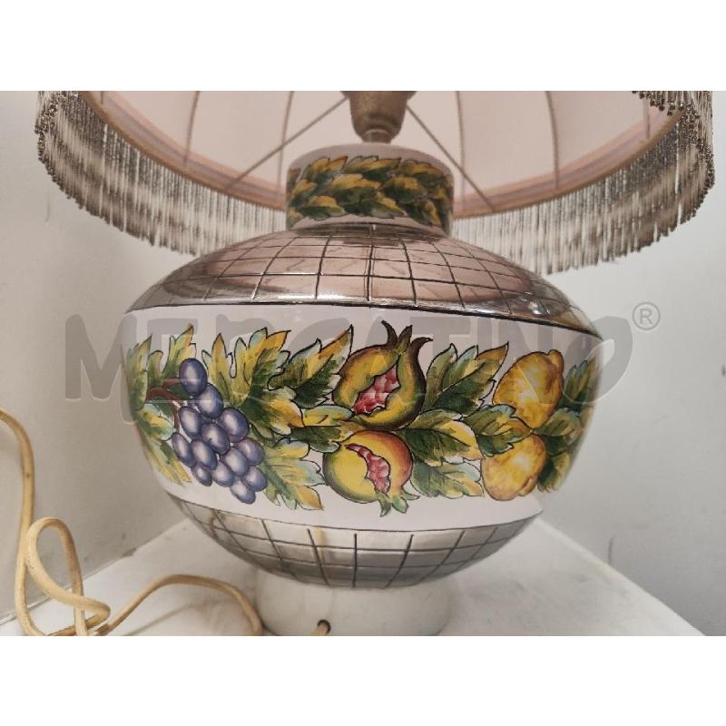 LAMPADA DA TAVOLO BASE CERAMICA ARGENTATA BALZA FRUTTA  | Mercatino dell'Usato Vinci - fraz. sovigliana 2