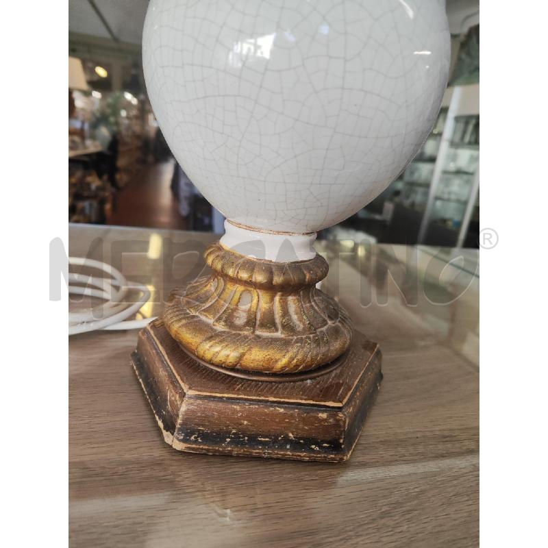 LAMPADA DA TAVOLO BASE CERAMICA BIANCA E ORO | Mercatino dell'Usato Vinci - fraz. sovigliana 2